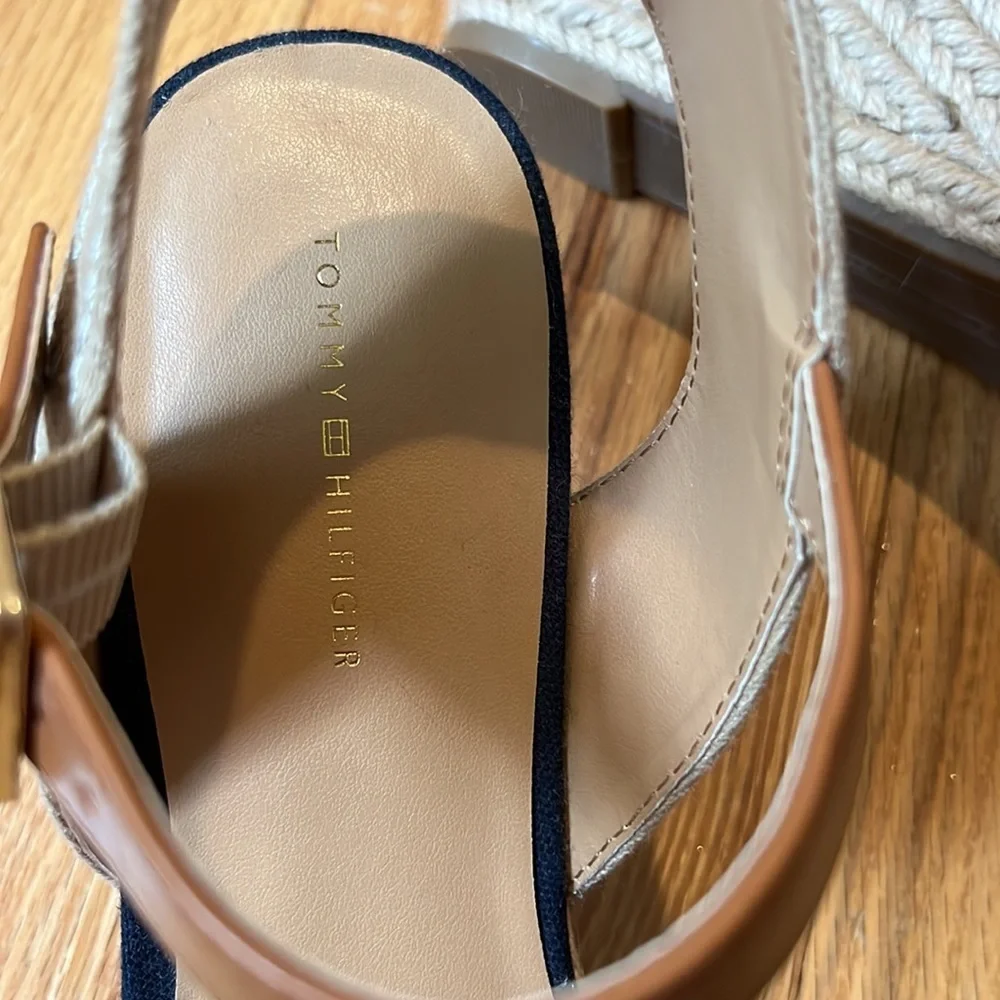 New Tommy Hilfiger Nilsa Ankle Wedge Sandals Sz 9.5